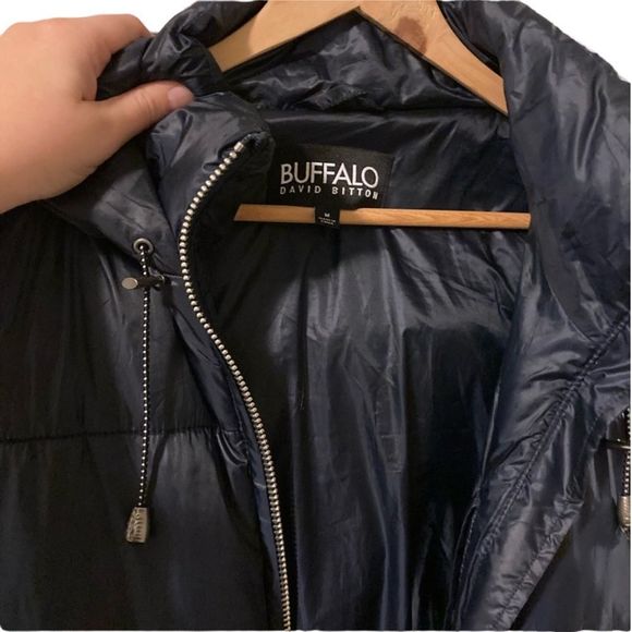 Buffalo size medium puffer vest / navy - perfect condition - Picture 3 of 8